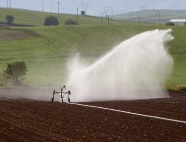 Έρχεται κρυφό χαράτσι και στο νερό – Ποιοι θα επιβαρυνθούν περισσότερο
